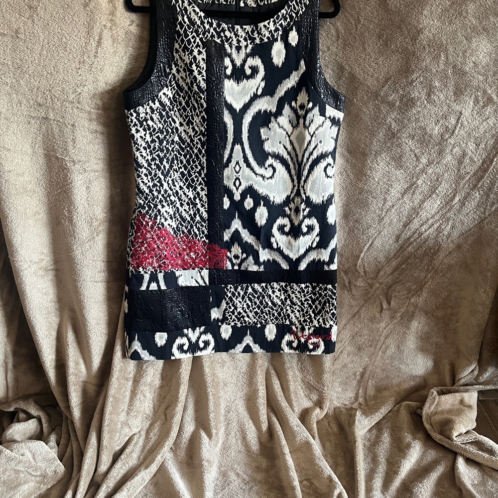 Desigual Black White and Red Patterned Sleeveless Dress